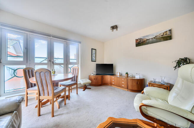 1400825-9-696a0d0...