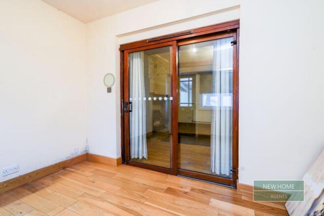 3 bed Terraced for sale Image 9