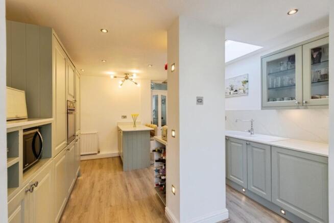 3 bed Detached for sale Image 8