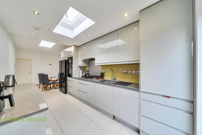 3df22dc3-22f7-46f...