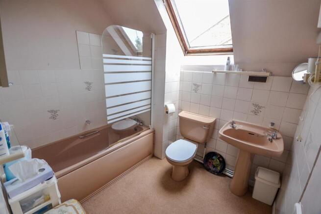Bathroom.JPG