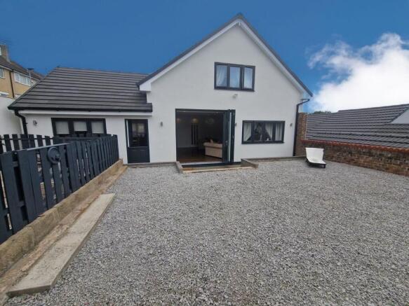 4 bed Detached for sale Image 9