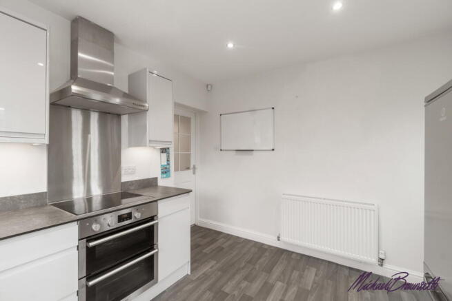 3 bed Semi-Detached Bungalow for sale Image 7