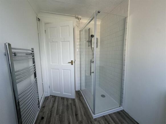 BATHROOM / SHOWER ROOM