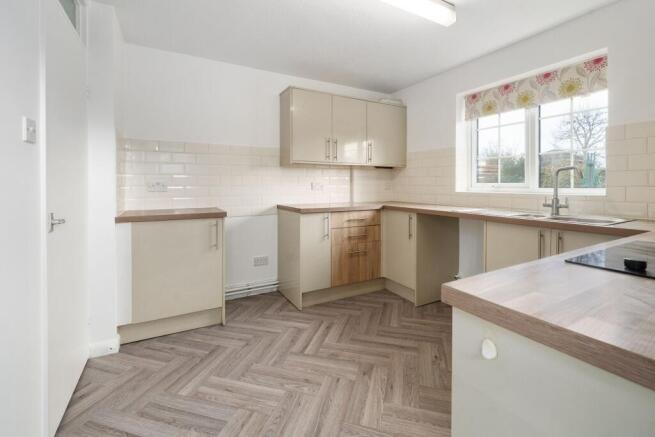 Kitchen (view b)