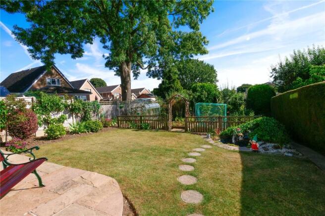 4 bed Detached for sale Image 10