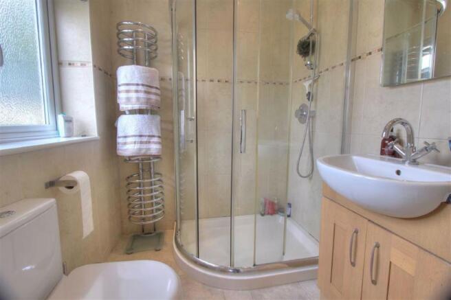En-suite Shower Room: