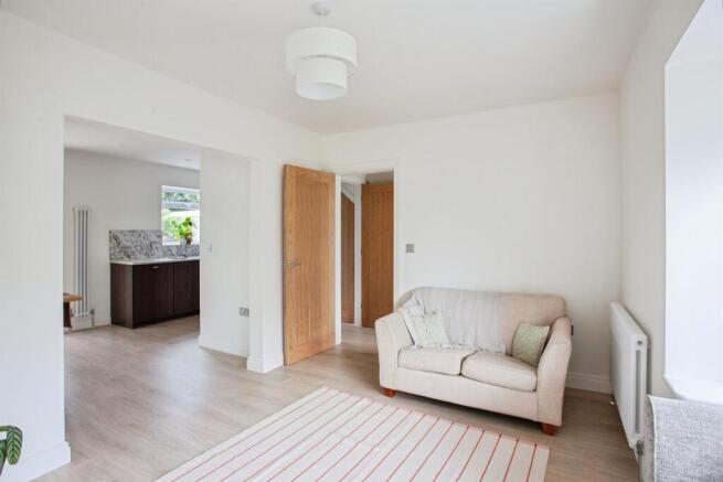 3 bed Semi-Detached for sale Image 7