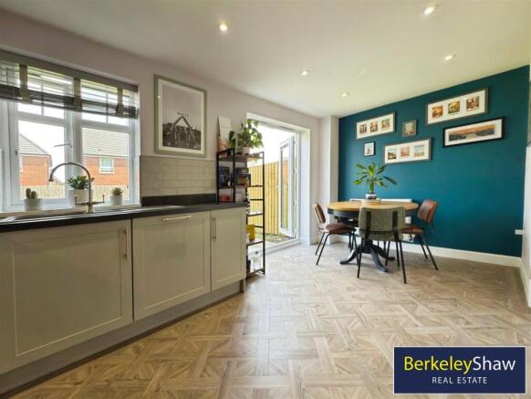 9dc0648a--4DB8-8294-AC4333695E01-61670-000016BF674