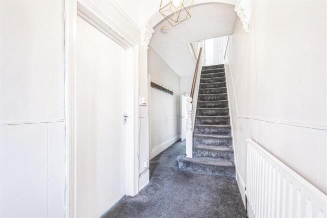 5 bed Terraced to rent Image 8