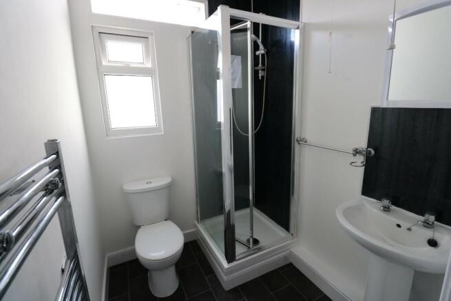 2 bed Terraced to rent Image 10