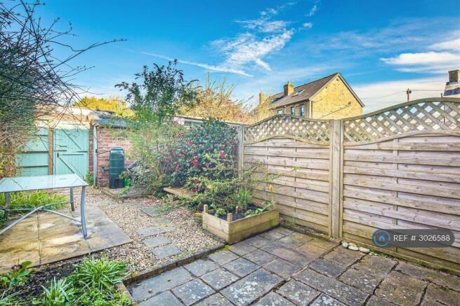 3 bed Terraced to rent Image 12