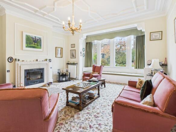 CAM04233G0-PR0042-STILL027