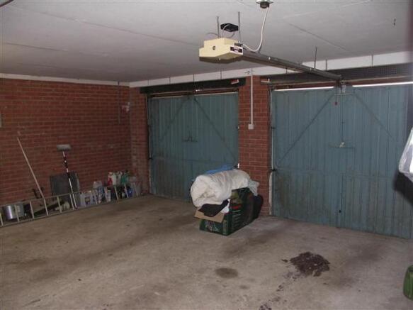 DOUBLE GARAGE