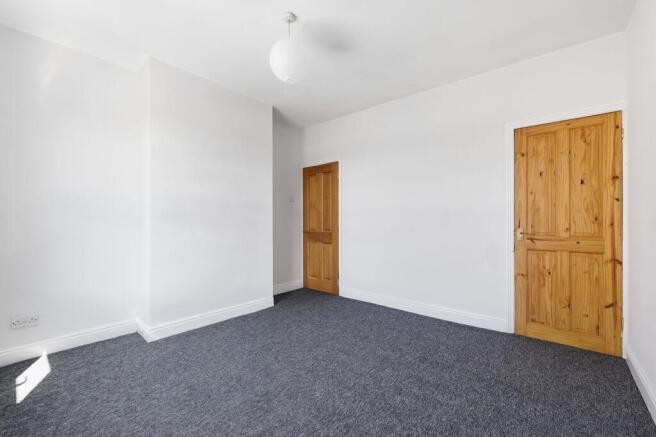3 bed Terraced to rent Image 12