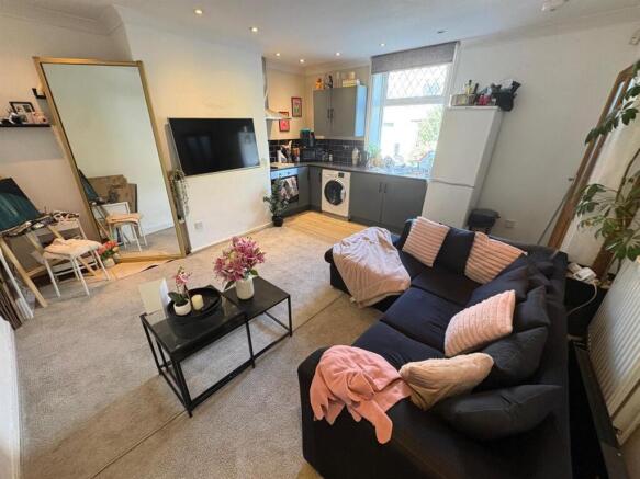 1 bed Terraced for sale Image 4