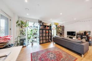 Flat 8, 43 Kew Court, Hoy Close, Colindale, London NW9 4EU