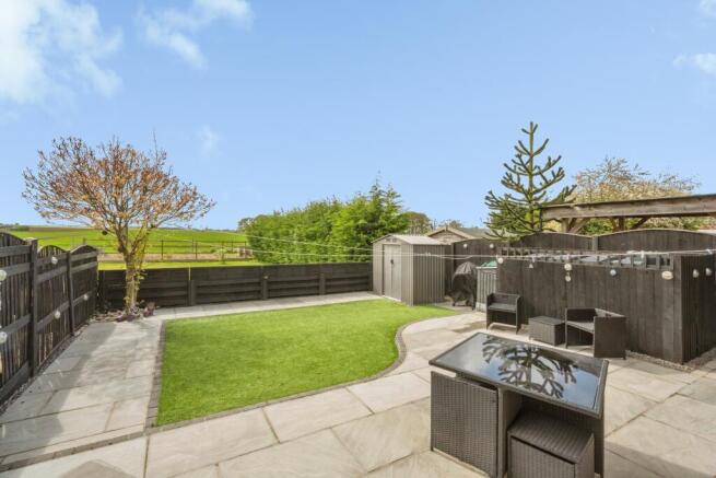 4 bed Detached for sale Image 2
