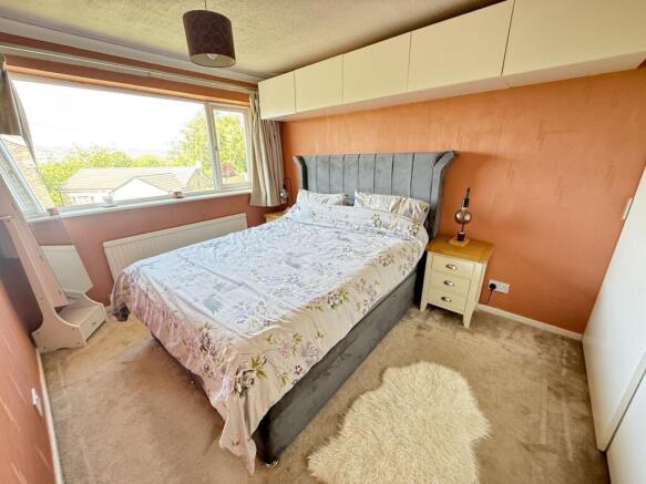 4 bed Semi-Detached for sale Image 7