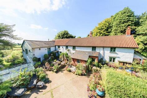 Bratton Fleming, Barnstaple