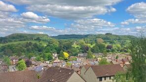 13, Weavers Close, Dursley GL11 4LR