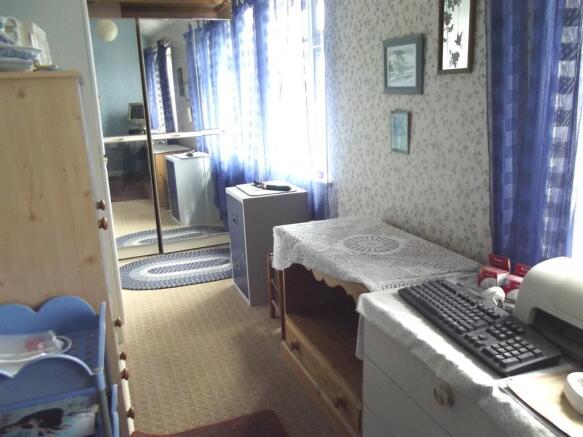 BEDROOM 2