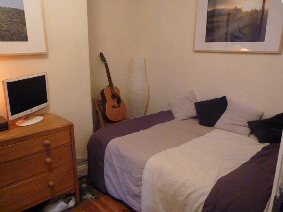 30FA ground floor bed resized.JPG