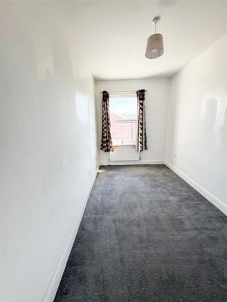 3 bed Terraced for sale Image 5