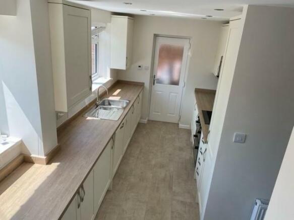 kitchen2.jpg