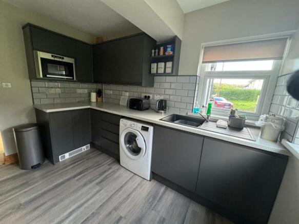 MODERN KITCHEN