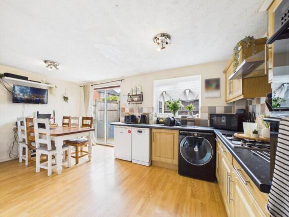 Lampeter Close, Oakwood photo 4