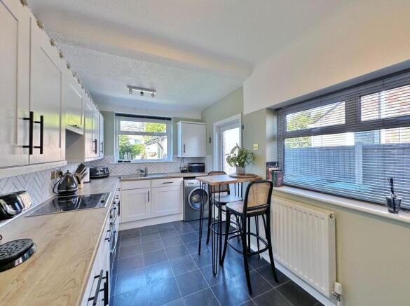Firs Avenue, Wirral, CH63 photo 4