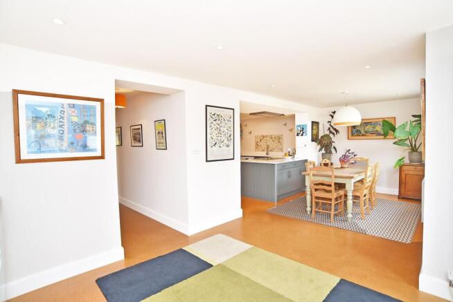 4 bed House for sale Image 9
