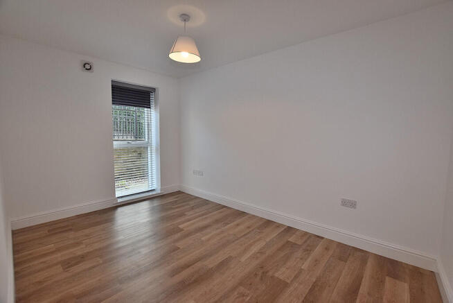 2 bed Flat for sale Image 10