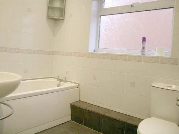 MAIN BATHROOM