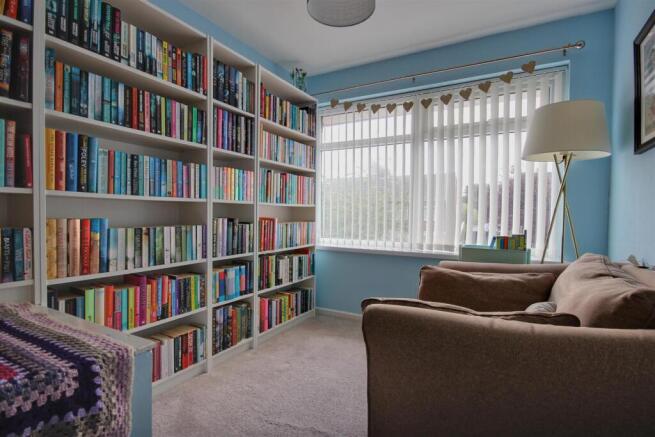 3 bed Semi-Detached for sale Image 8
