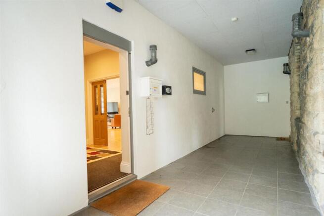 2 bed Town House for sale Image 9