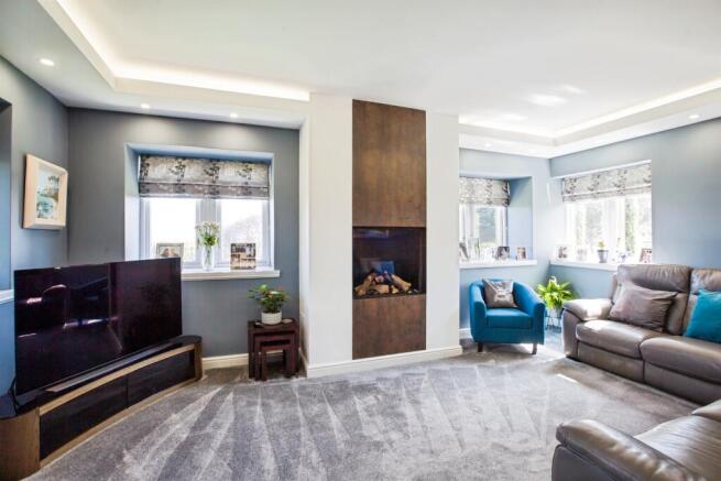 4 bed House for sale Image 10