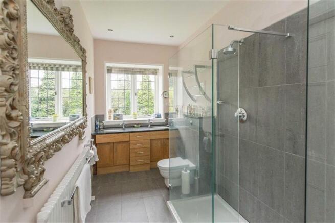 En Suite Bathroom