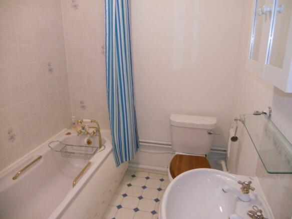 6 Lansdowne House - Bathroom 2.JPG