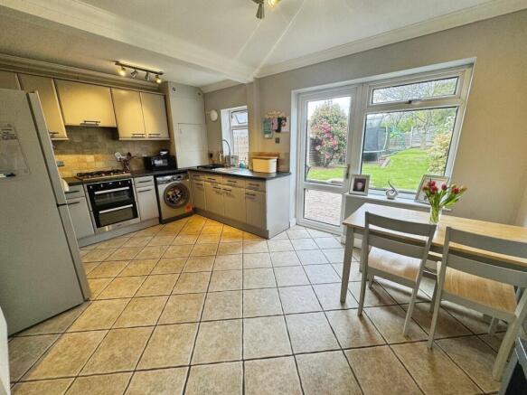 Kitchen/Dining Area