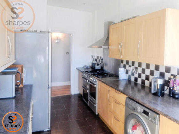 942731ee-12. 20KItchen