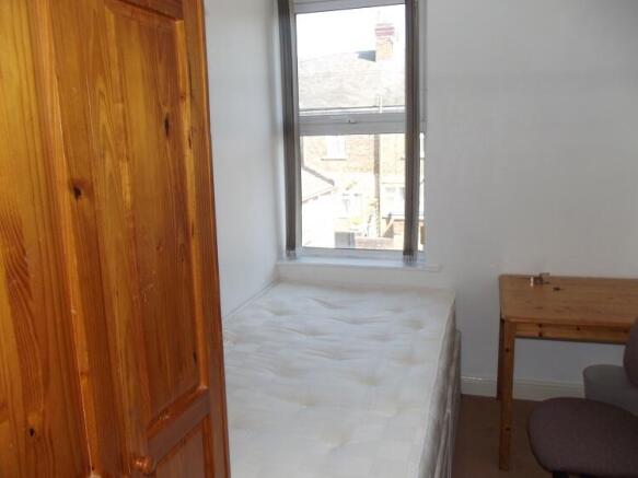 4 bed House Share to rent Image 9