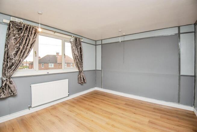 3 bed Semi-Detached for sale Image 8