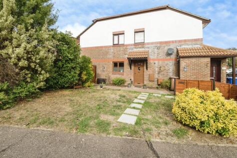 Cartel Close, Purfleet-on-Thames, Essex, RM19
