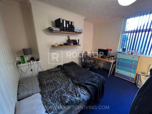 6 bed House Share to rent Image 8