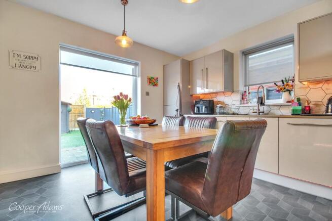Kitchen/Dining