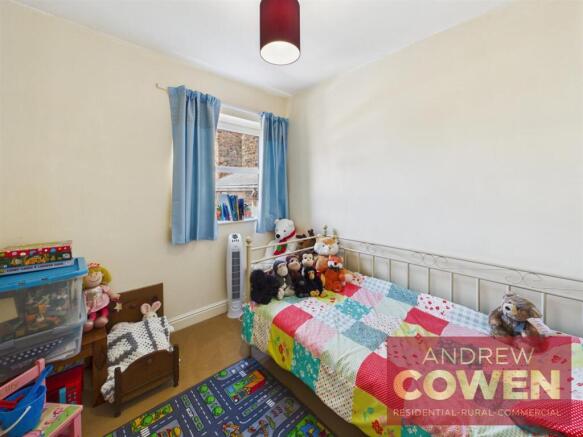 2 bed Flat for sale Image 6