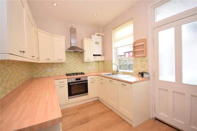 3 bed Terraced to rent Image 4