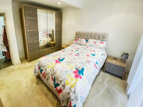 bed1.jpg